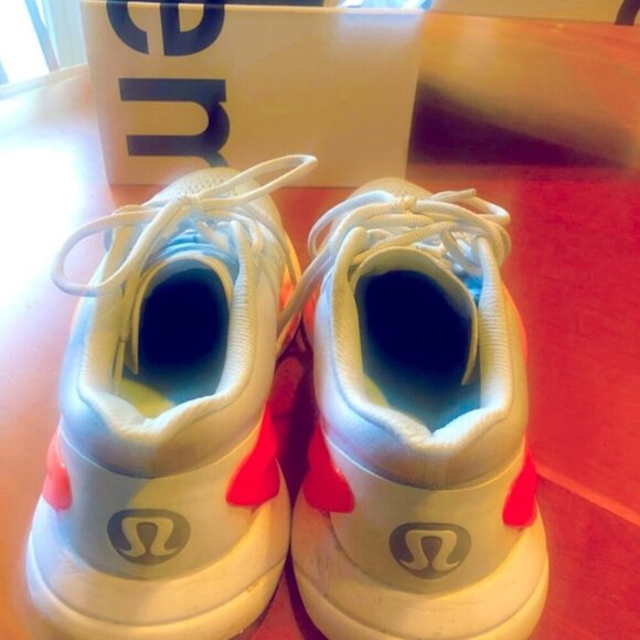 Lululemon Women’s Blissfeel Running Shoe 7.5 - Picture 1 of 3